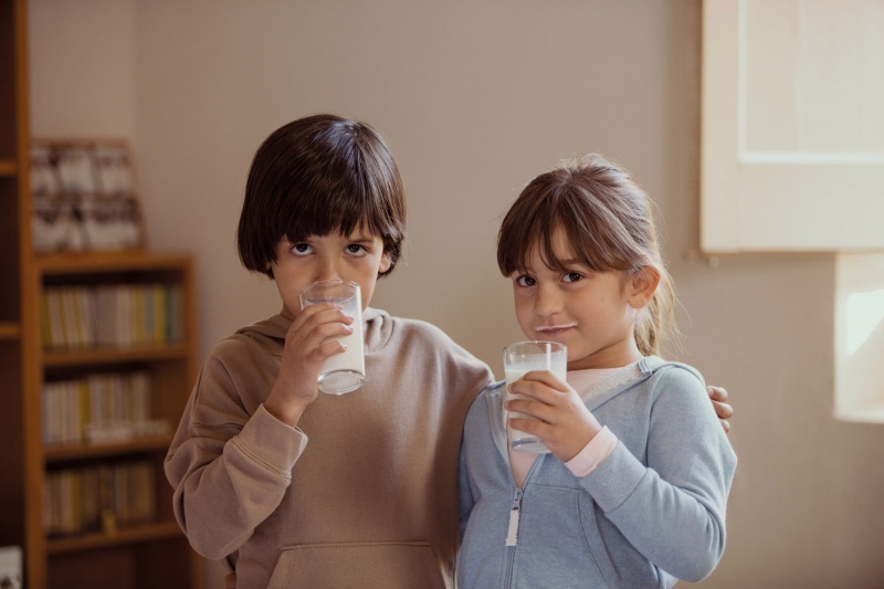 L’Obra Social ”la Caixa” i CaixaBank aconsegueixen 773.231 litres de llet per als bancs d’aliments