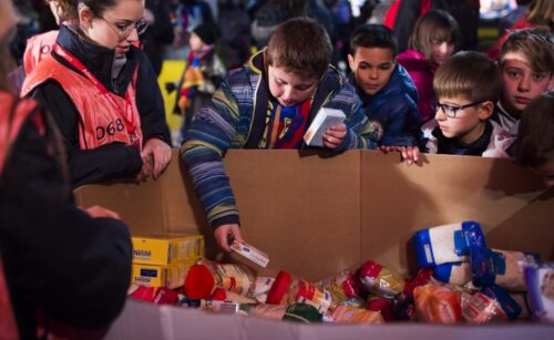 La Confederació de Penyes del Barça manté el seu compromís amb el Banc dels Aliments