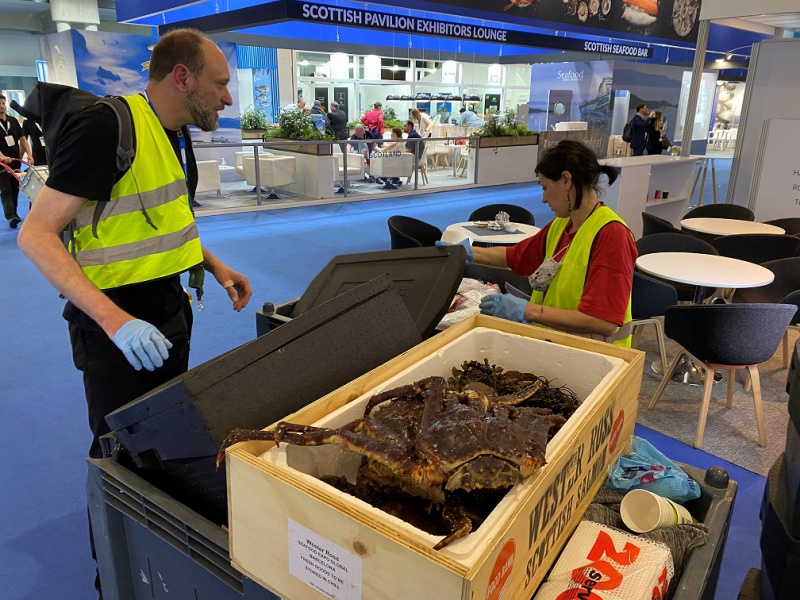 El Banc dels Aliments recupera 13.000 kilos de pescado y marisco fresco y congelado en el salón Global Seafood Marketplace