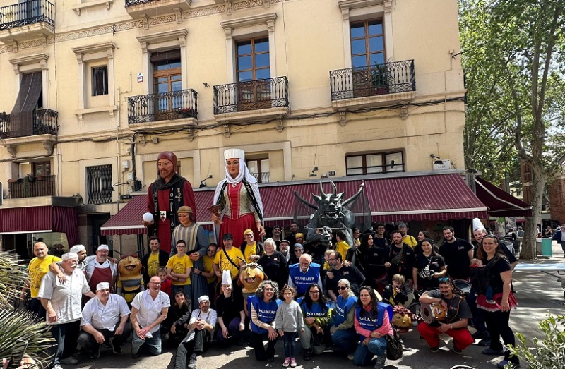 Imatge El Banc dels Aliments de Barcelona recull més de 2.000 € i 500 quilos d’aliments a la 13a edició de la Mona Solidària