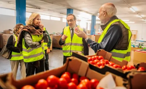 El president del Parlament de Catalunya visita el Banc dels Aliments