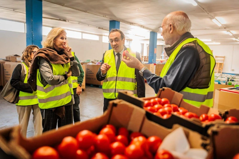 El president del Parlament de Catalunya visita el Banc dels Aliments